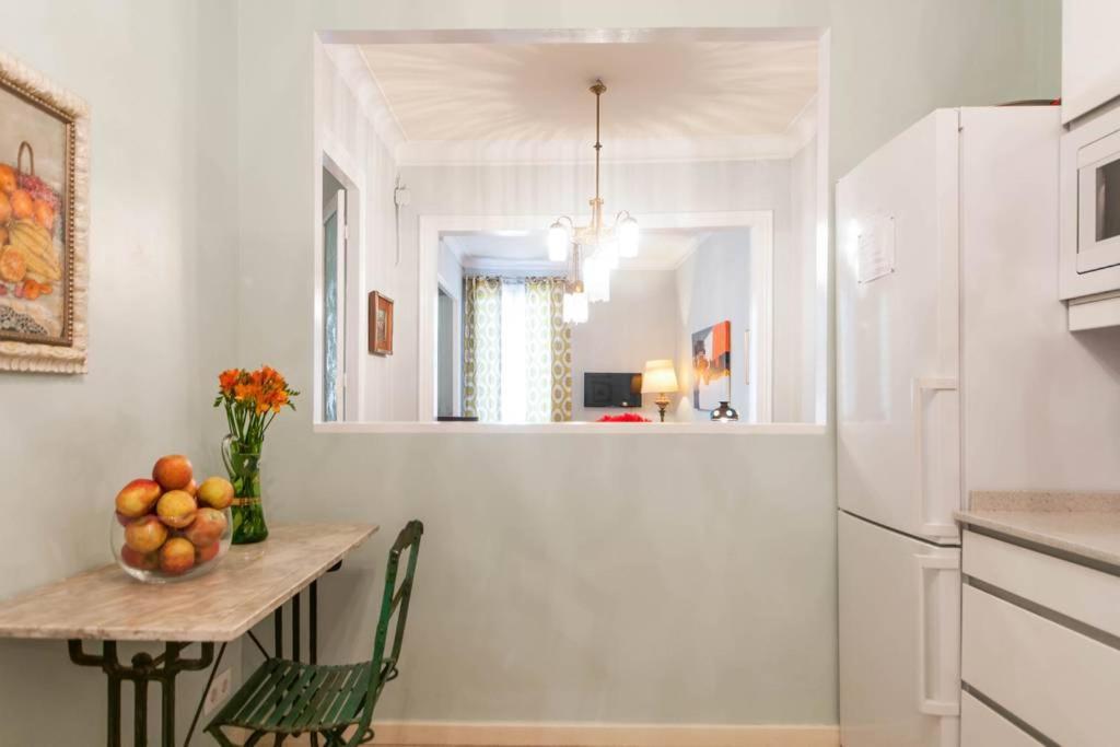 Explore Center From An Elegant Urban Retreat *