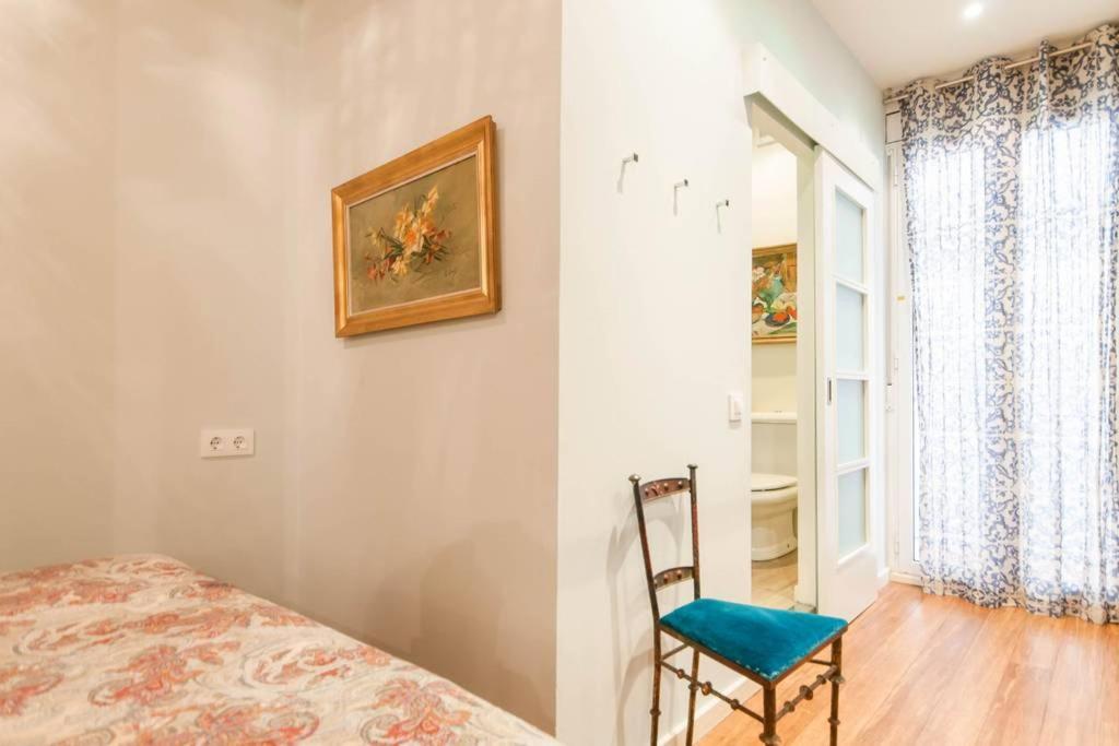 Explore Center From An Elegant Urban Retreat Lejlighed