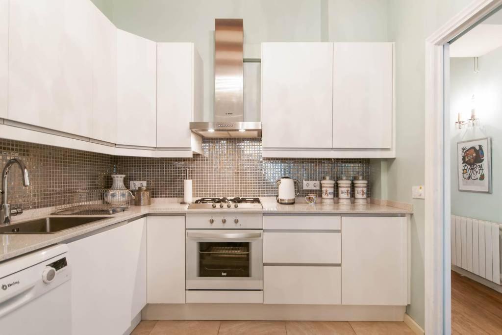 Explore Center From An Elegant Urban Retreat *